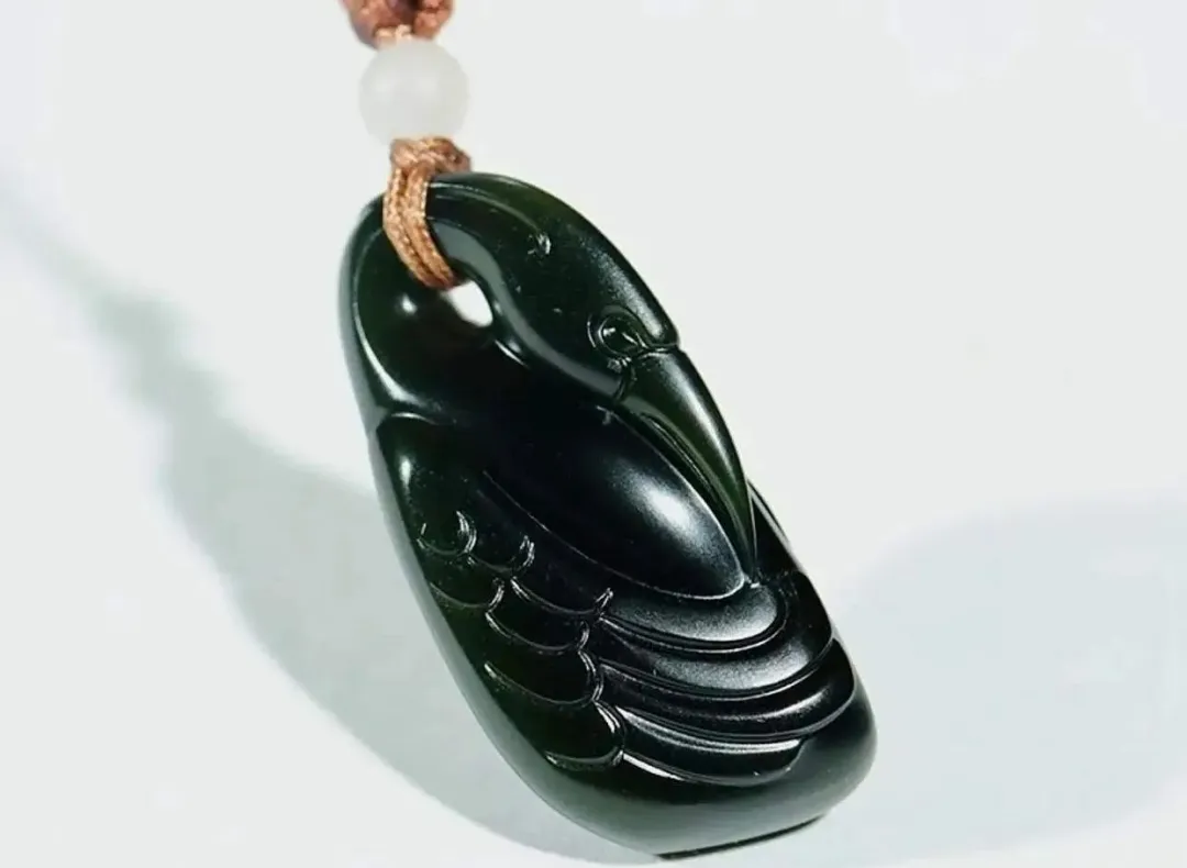 文玩市场的&ldquo;玉色王&rdquo;！盘点和田玉九大青玉！